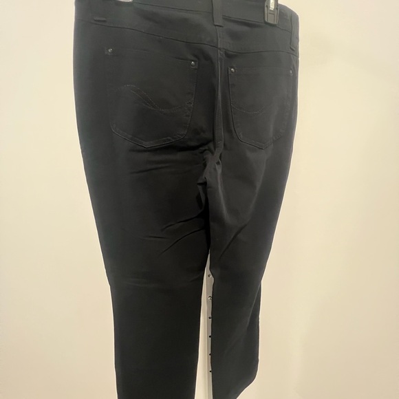 MAC Jeans / Angela / Black / 40/34 ( ACTUAL waist flat 17’ & inseam 31’ - Picture 4 of 5